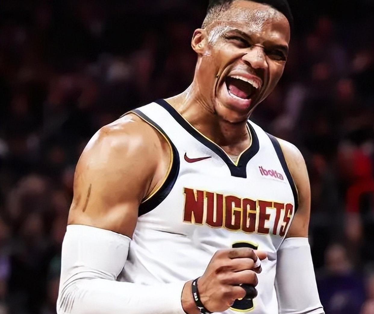 倒地救球的 倒地救球的